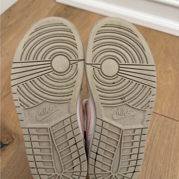 Nike Women's Light Pink and Cream Air Max Low-Top Sneakers - Picture 6 of 6